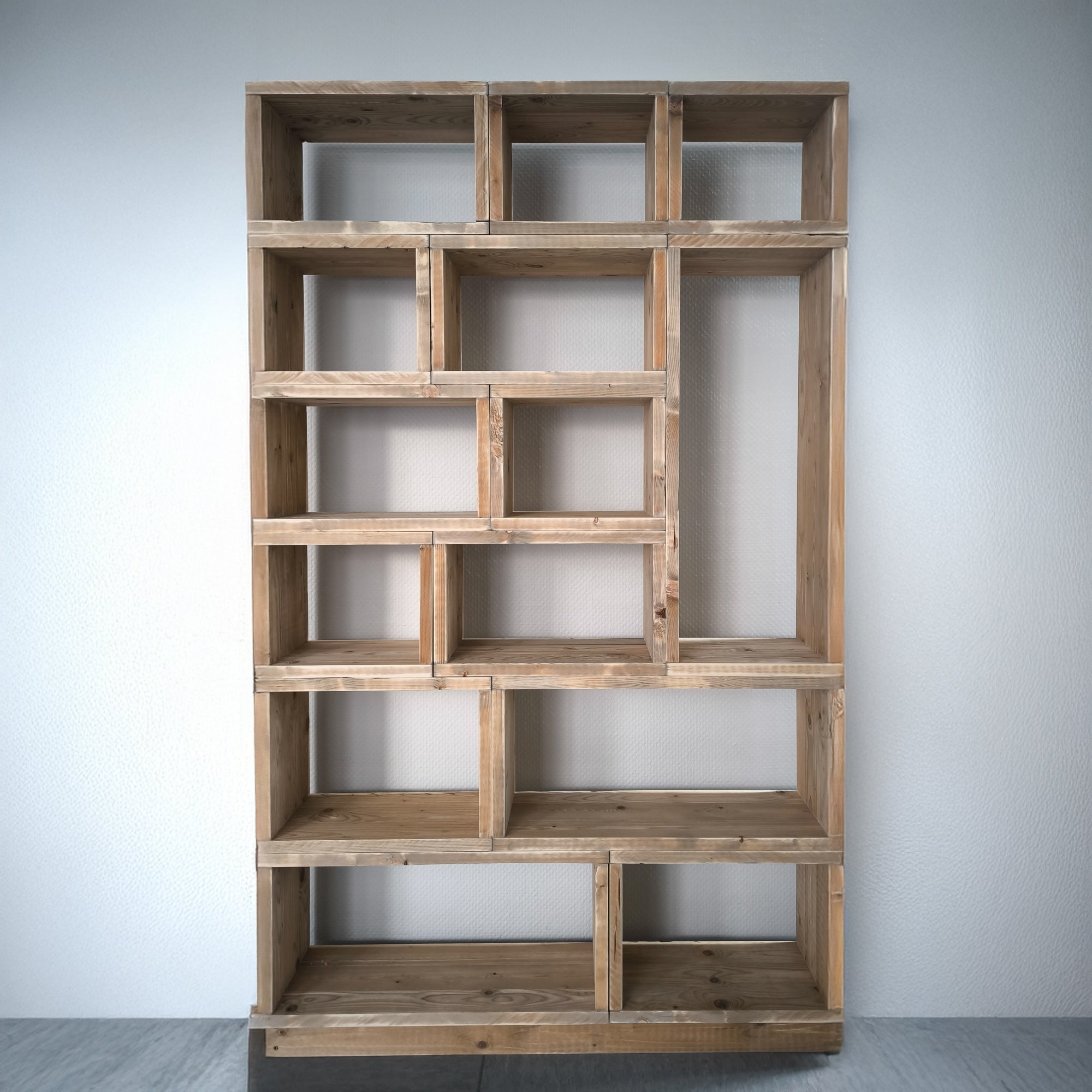 Modulares Regal "Kiste24" aus Bauholz - Amoligno - Modulare Regale