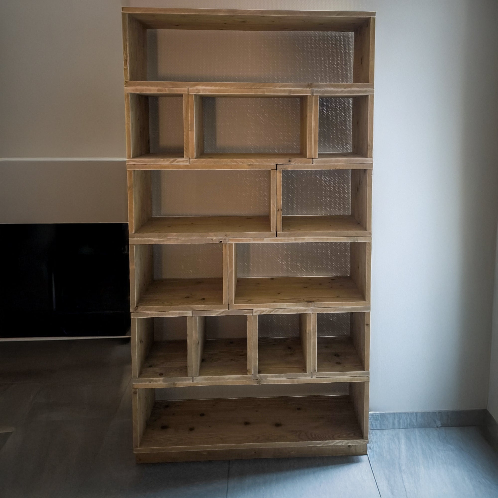 Modulares Regal "Kiste24" aus Bauholz - Amoligno - Modulare Regale