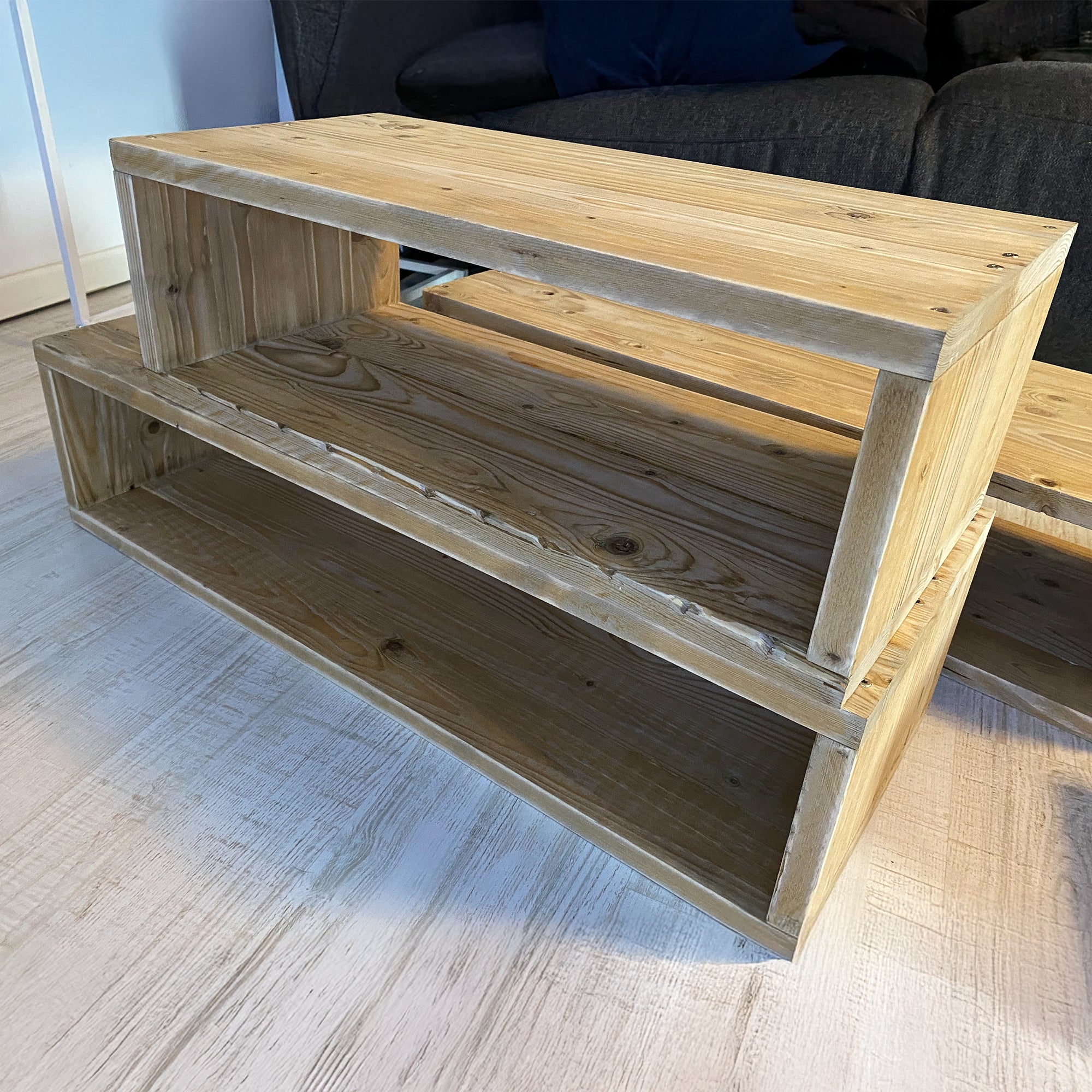 Ricarda - Modulares Regal - Stufenregal - Amoligno - Modulare Standregale
