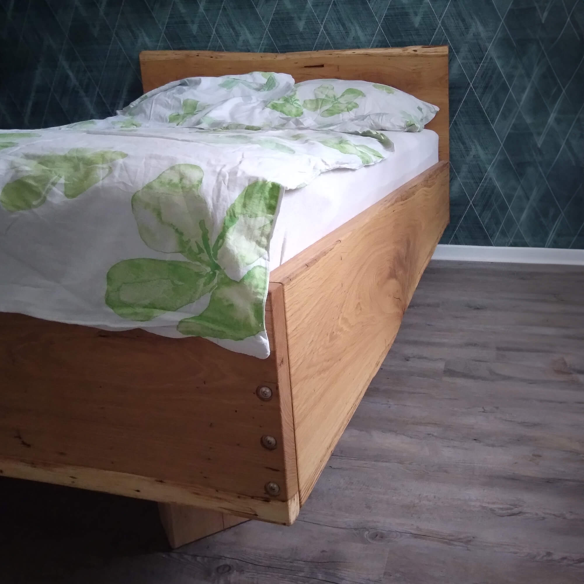 Schwebendes Eichenbett "Stefan" - Amoligno - Betten