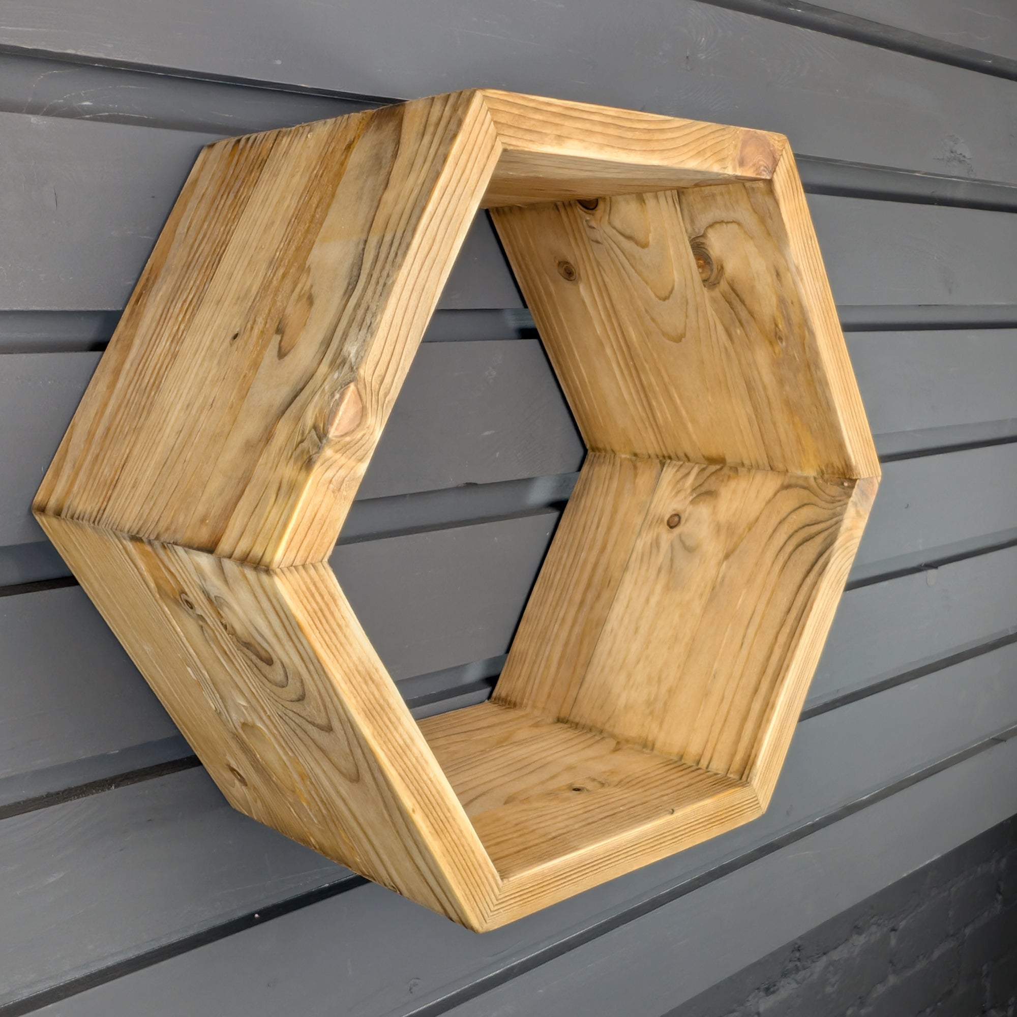 Wabenregal aus Altholz | Kleine Hexe WR - Amoligno - Wandregale