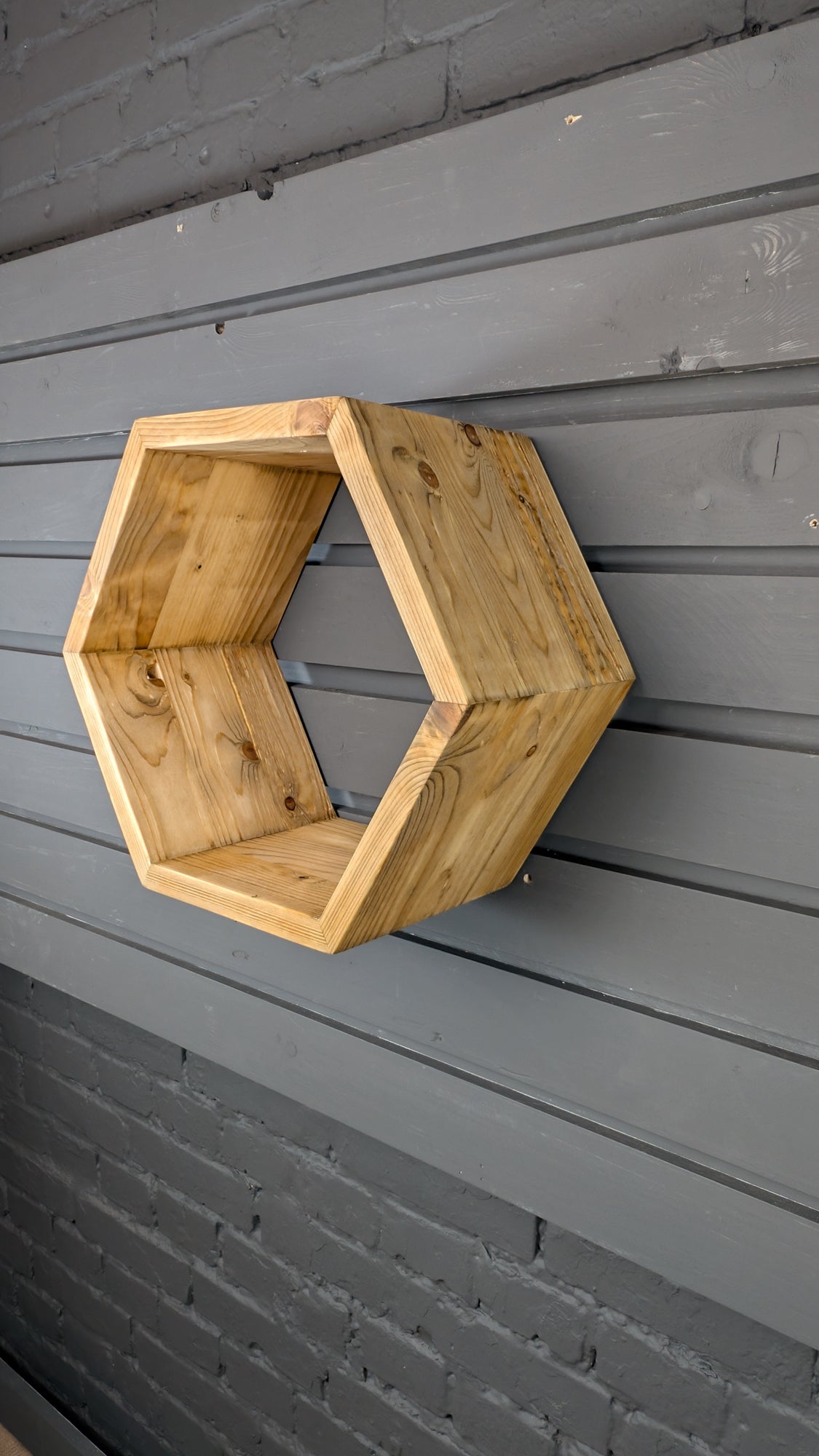 Wabenregal aus Altholz | Kleine Hexe WR - Amoligno - Wandregale