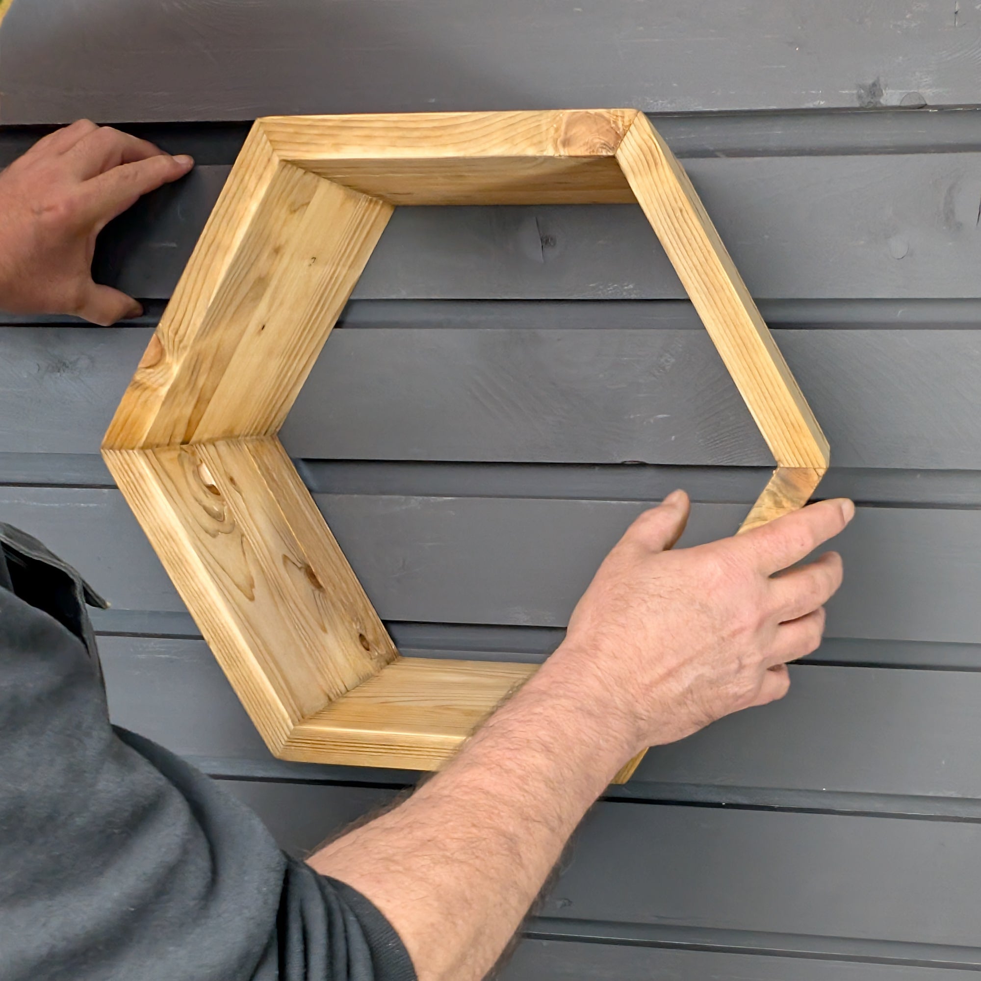 Wabenregal aus Altholz | Kleine Hexe WR - Amoligno - Wandregale