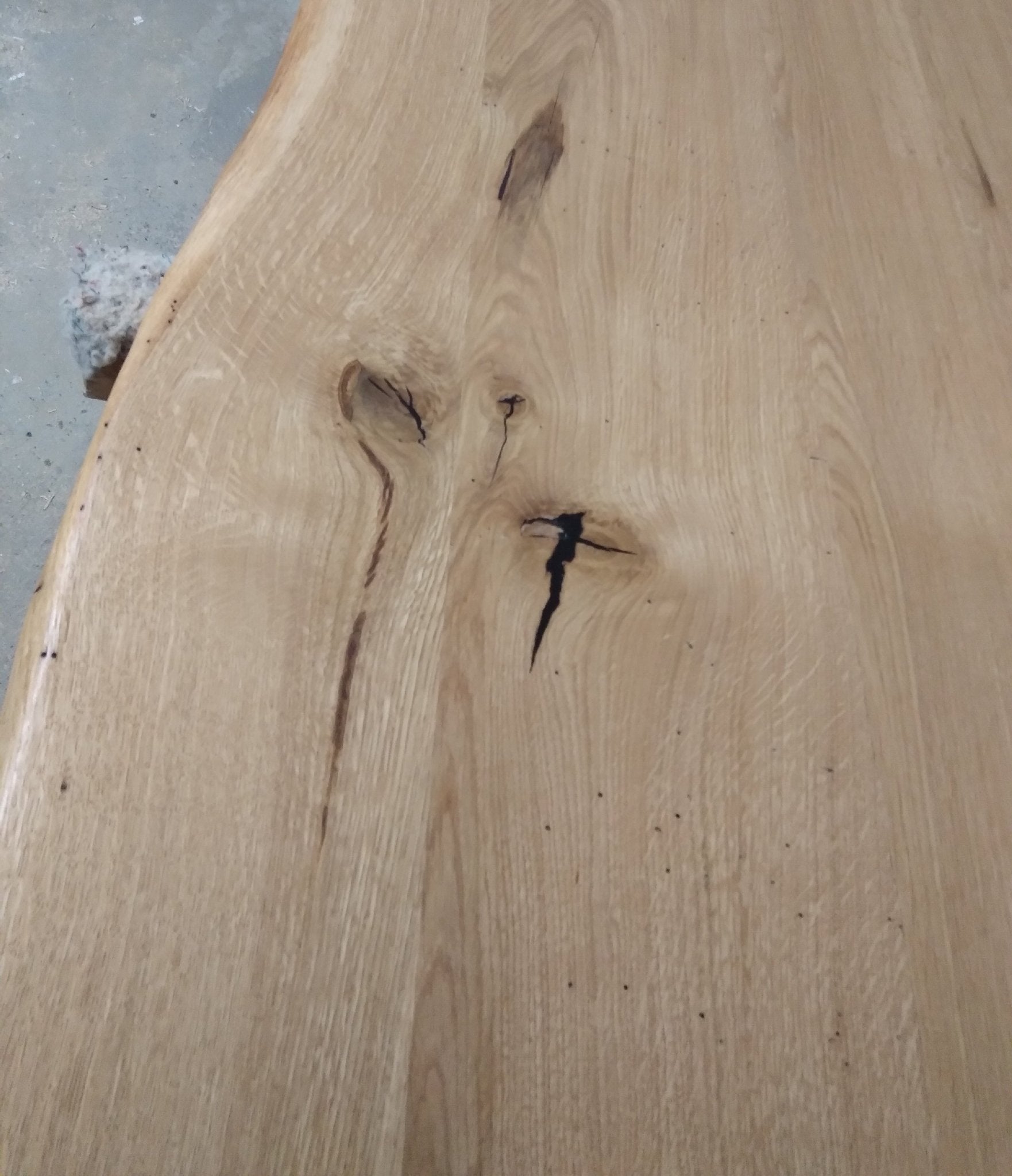 Aktion 25%: Handgefertigte Massivholz - Tischplatte „TIPLA 02“ aus Wurmeiche, mit Waldkante , sofort lieferbar - Amoligno - Tische & Bänke