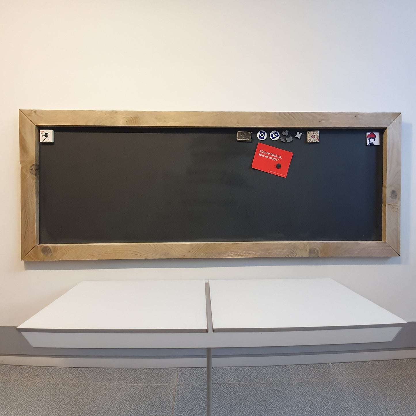 Kreidetafel mit Holzrahmen