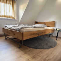 Eichenbett mit Rohrgestell - Amoligno - Betten