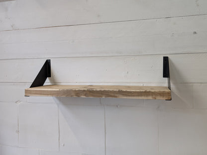 Minimalistisches Wandregal mit Metallträgern - Amoligno - Wandregale