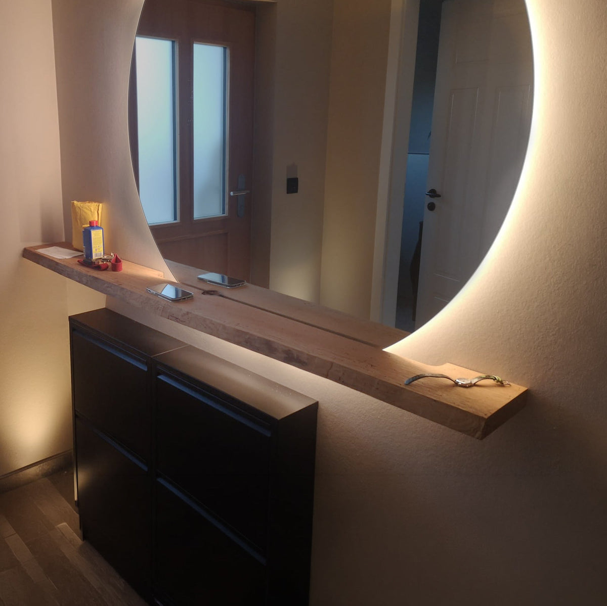 Schwebendes Wandregal aus Wildeiche | massiv | 15 bis 25 cm tief | 30 bis 200 cm breit - Amoligno - Wandregale