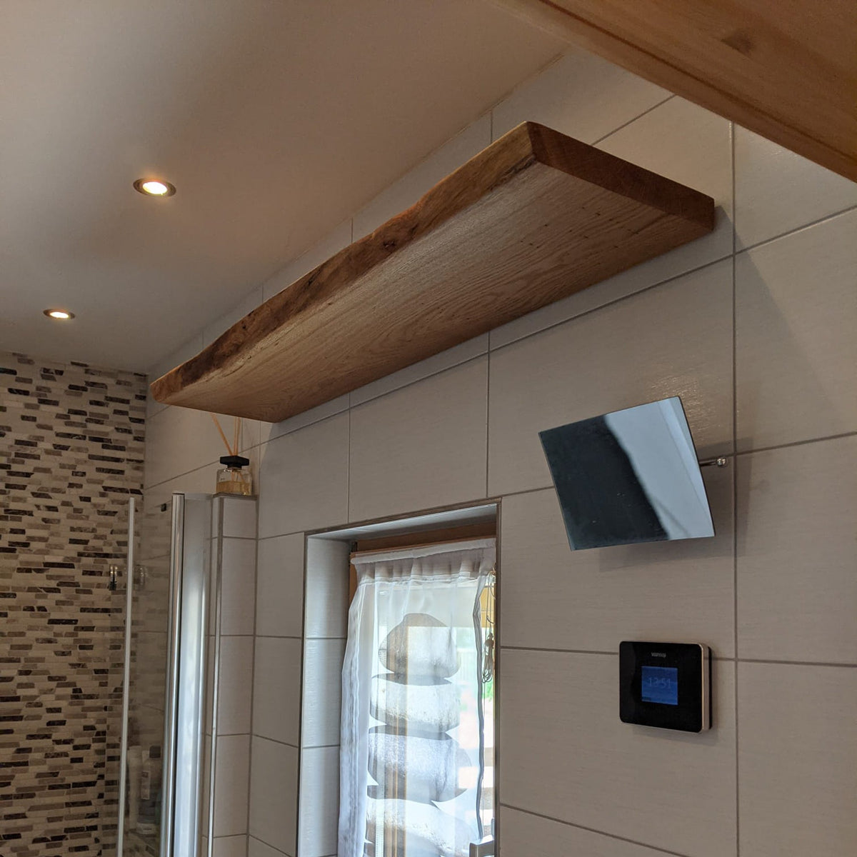 Schwebendes Wandregal aus Wildeiche | massiv | 15 bis 25 cm tief | 30 bis 200 cm breit - Amoligno - Wandregale
