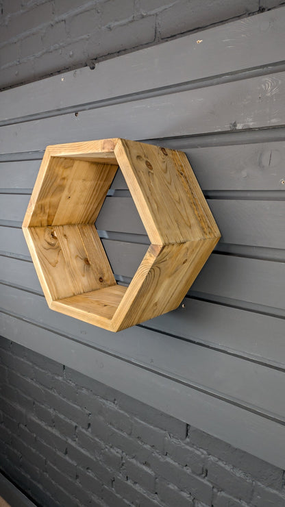 Wabenregal aus Altholz | Kleine Hexe WR - Amoligno - Wandregale