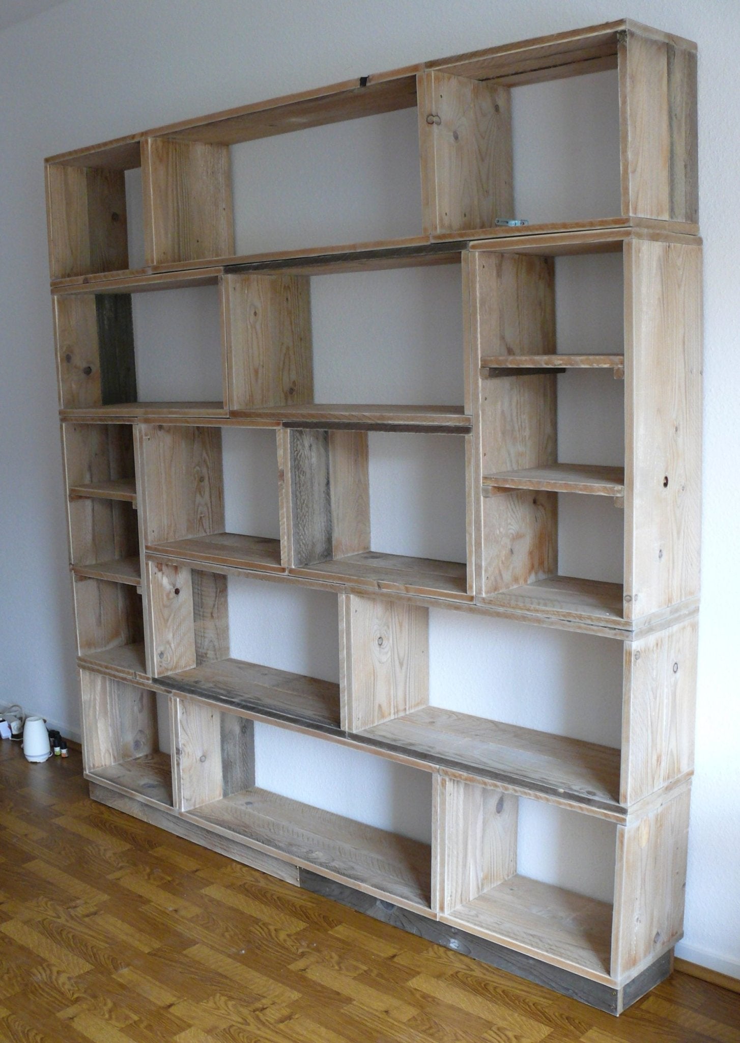 Baukasten Regal aus Bauholz 30cm tief, USED Optik - Amoligno - Modulare Standregale